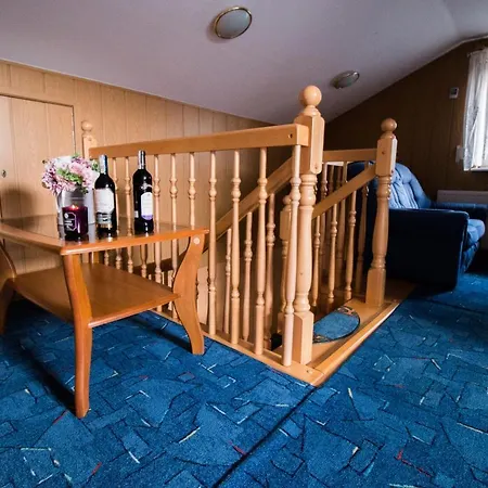 빌라 Willa Ostrzyce *