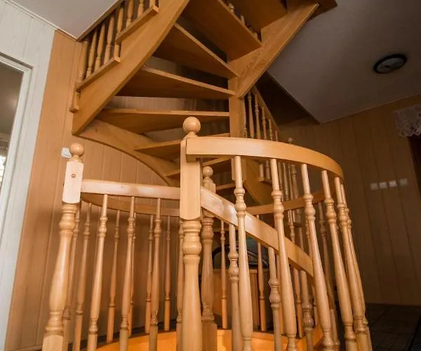 Willa Ostrzyce فيلة *